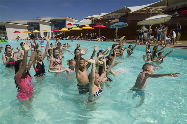 响沙湾,沙漠,度假地,景区,旅游,图片,照片,摄影,内蒙古响沙湾,内蒙古旅游,鄂尔多斯市旅游,莲花酒店,莲花度假酒店,莲沙度假岛,福沙度假岛,悦沙休闲岛,仙沙休闲岛,一粒沙度假村,在线预订,预定,旅行社,AAAAA,5A级旅游景区,库布齐,库布其沙漠,库布其旅游