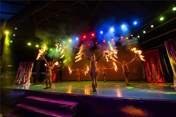 响沙湾,沙漠,度假地,景区,旅游,图片,照片,摄影,内蒙古响沙湾,内蒙古旅游,鄂尔多斯市旅游,莲花酒店,莲花度假酒店,莲沙度假岛,福沙度假岛,悦沙休闲岛,仙沙休闲岛,一粒沙度假村,在线预订,预定,旅行社,AAAAA,5A级旅游景区,库布齐,库布其沙漠,库布其旅游