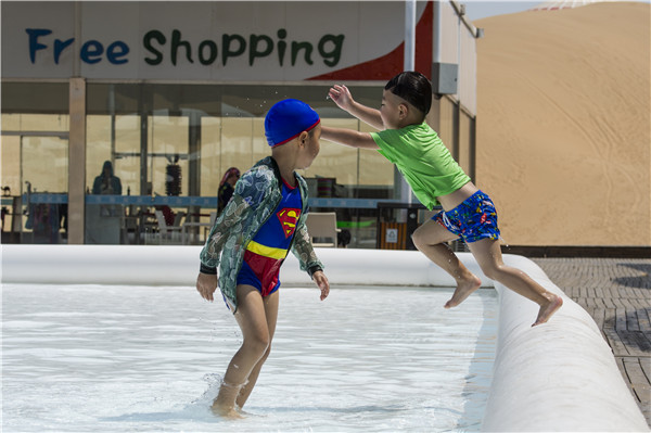 响沙湾,沙漠,度假地,景区,旅游,图片,照片,摄影,内蒙古响沙湾,内蒙古旅游,鄂尔多斯市旅游,莲花酒店,莲花度假酒店,莲沙度假岛,福沙度假岛,悦沙休闲岛,仙沙休闲岛,一粒沙度假村,在线预订,预定,旅行社,AAAAA,5A级旅游景区,库布齐,库布其沙漠,库布其旅游