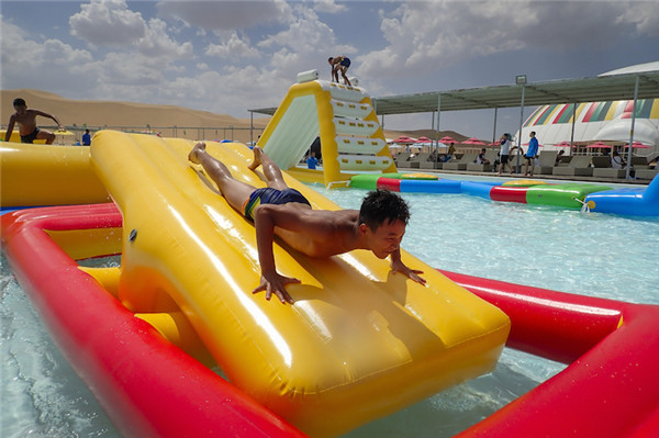 响沙湾,沙漠,度假地,景区,旅游,图片,照片,摄影,内蒙古响沙湾,内蒙古旅游,鄂尔多斯市旅游,莲花酒店,莲花度假酒店,莲沙度假岛,福沙度假岛,悦沙休闲岛,仙沙休闲岛,一粒沙度假村,在线预订,预定,旅行社,AAAAA,5A级旅游景区,库布齐,库布其沙漠,库布其旅游