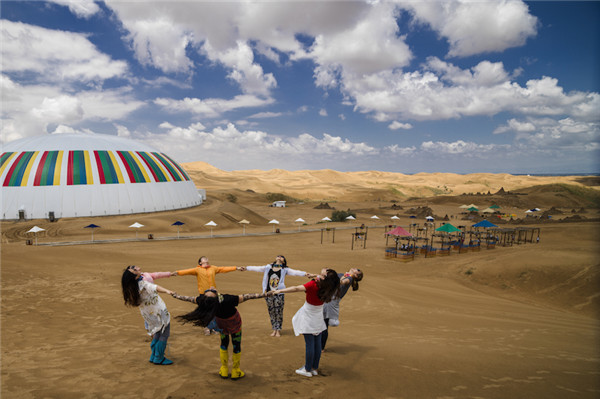 响沙湾,沙漠,度假地,景区,旅游,图片,照片,摄影,内蒙古响沙湾,内蒙古旅游,鄂尔多斯市旅游,莲花酒店,莲花度假酒店,莲沙度假岛,福沙度假岛,悦沙休闲岛,仙沙休闲岛,一粒沙度假村,在线预订,预定,旅行社,AAAAA,5A级旅游景区,库布齐,库布其沙漠,库布其旅游