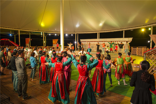 响沙湾,沙漠,度假地,景区,旅游,图片,照片,摄影,内蒙古响沙湾,内蒙古旅游,鄂尔多斯市旅游,莲花酒店,莲花度假酒店,莲沙度假岛,福沙度假岛,悦沙休闲岛,仙沙休闲岛,一粒沙度假村,在线预订,预定,旅行社,AAAAA,5A级旅游景区,库布齐,库布其沙漠,库布其旅游