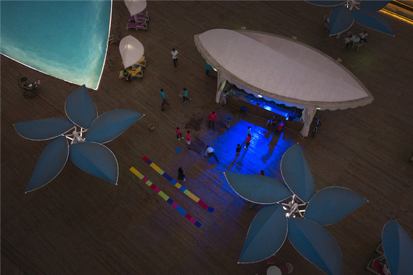 响沙湾,沙漠,度假地,景区,旅游,图片,照片,摄影,内蒙古响沙湾,内蒙古旅游,鄂尔多斯市旅游,莲花酒店,莲花度假酒店,莲沙度假岛,福沙度假岛,悦沙休闲岛,仙沙休闲岛,一粒沙度假村,在线预订,预定,旅行社,AAAAA,5A级旅游景区,库布齐,库布其沙漠,库布其旅游