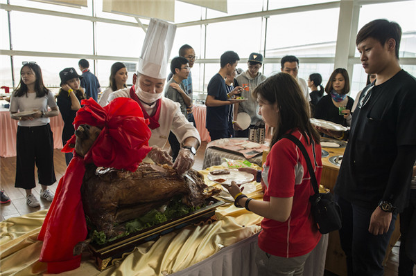 响沙湾,沙漠,度假地,景区,旅游,图片,照片,摄影,内蒙古响沙湾,内蒙古旅游,鄂尔多斯市旅游,莲花酒店,莲花度假酒店,莲沙度假岛,福沙度假岛,悦沙休闲岛,仙沙休闲岛,一粒沙度假村,在线预订,预定,旅行社,AAAAA,5A级旅游景区,库布齐,库布其沙漠,库布其旅游