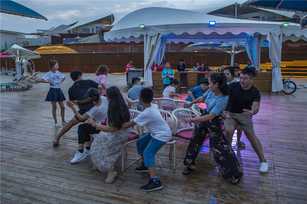 响沙湾,沙漠,度假地,景区,旅游,图片,照片,摄影,内蒙古响沙湾,内蒙古旅游,鄂尔多斯市旅游,莲花酒店,莲花度假酒店,莲沙度假岛,福沙度假岛,悦沙休闲岛,仙沙休闲岛,一粒沙度假村,在线预订,预定,旅行社,AAAAA,5A级旅游景区,库布齐,库布其沙漠,库布其旅游