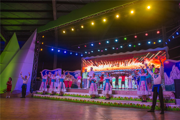 响沙湾,沙漠,度假地,景区,旅游,图片,照片,摄影,内蒙古响沙湾,内蒙古旅游,鄂尔多斯市旅游,莲花酒店,莲花度假酒店,莲沙度假岛,福沙度假岛,悦沙休闲岛,仙沙休闲岛,一粒沙度假村,在线预订,预定,旅行社,AAAAA,5A级旅游景区,库布齐,库布其沙漠,库布其旅游