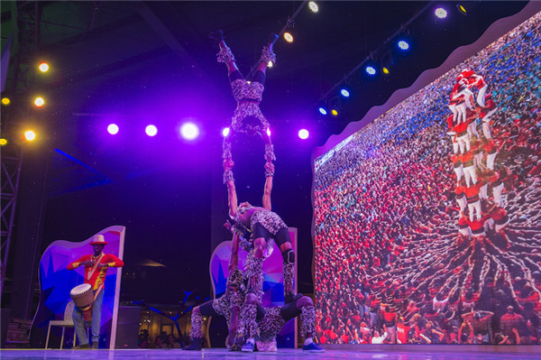 响沙湾,沙漠,度假地,景区,旅游,图片,照片,摄影,内蒙古响沙湾,内蒙古旅游,鄂尔多斯市旅游,莲花酒店,莲花度假酒店,莲沙度假岛,福沙度假岛,悦沙休闲岛,仙沙休闲岛,一粒沙度假村,在线预订,预定,旅行社,AAAAA,5A级旅游景区,库布齐,库布其沙漠,库布其旅游