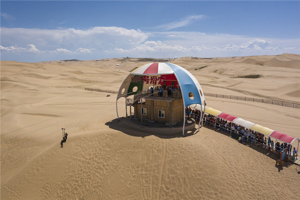 响沙湾,沙漠,度假地,景区,旅游,图片,照片,摄影,内蒙古响沙湾,内蒙古旅游,鄂尔多斯市旅游,莲花酒店,莲花度假酒店,莲沙度假岛,福沙度假岛,悦沙休闲岛,仙沙休闲岛,一粒沙度假村,在线预订,预定,旅行社,AAAAA,5A级旅游景区,库布齐,库布其沙漠,库布其旅游