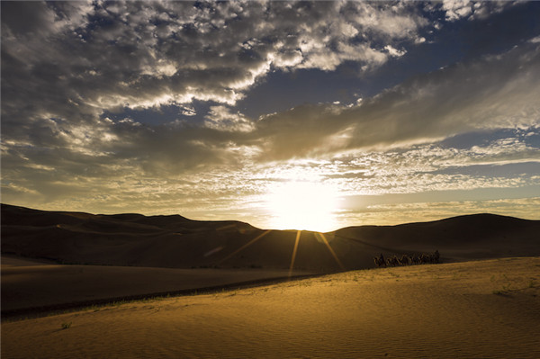响沙湾,沙漠,度假地,景区,旅游,图片,照片,摄影,内蒙古响沙湾,内蒙古旅游,鄂尔多斯市旅游,莲花酒店,莲花度假酒店,莲沙度假岛,福沙度假岛,悦沙休闲岛,仙沙休闲岛,一粒沙度假村,在线预订,预定,旅行社,AAAAA,5A级旅游景区,库布齐,库布其沙漠,库布其旅游