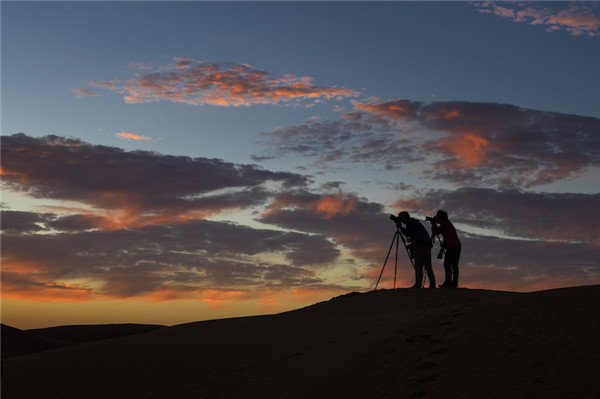 响沙湾,沙漠,度假地,景区,旅游,图片,照片,摄影,内蒙古响沙湾,内蒙古旅游,鄂尔多斯市旅游,莲花酒店,莲花度假酒店,莲沙度假岛,福沙度假岛,悦沙休闲岛,仙沙休闲岛,一粒沙度假村,在线预订,预定,旅行社,AAAAA,5A级旅游景区,库布齐,库布其沙漠,库布其旅游