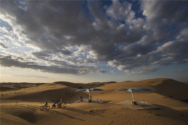 响沙湾,沙漠,度假地,景区,旅游,图片,照片,摄影,内蒙古响沙湾,内蒙古旅游,鄂尔多斯市旅游,莲花酒店,莲花度假酒店,莲沙度假岛,福沙度假岛,悦沙休闲岛,仙沙休闲岛,一粒沙度假村,在线预订,预定,旅行社,AAAAA,5A级旅游景区,库布齐,库布其沙漠,库布其旅游