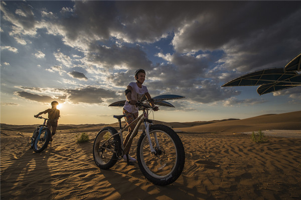 响沙湾,沙漠,度假地,景区,旅游,图片,照片,摄影,内蒙古响沙湾,内蒙古旅游,鄂尔多斯市旅游,莲花酒店,莲花度假酒店,莲沙度假岛,福沙度假岛,悦沙休闲岛,仙沙休闲岛,一粒沙度假村,在线预订,预定,旅行社,AAAAA,5A级旅游景区,库布齐,库布其沙漠,库布其旅游