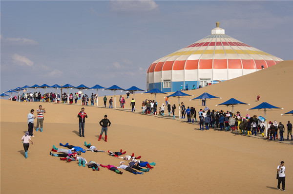 响沙湾,沙漠,度假地,景区,旅游,图片,照片,摄影,内蒙古响沙湾,内蒙古旅游,鄂尔多斯市旅游,莲花酒店,莲花度假酒店,莲沙度假岛,福沙度假岛,悦沙休闲岛,仙沙休闲岛,一粒沙度假村,在线预订,预定,旅行社,AAAAA,5A级旅游景区,库布齐,库布其沙漠,库布其旅游