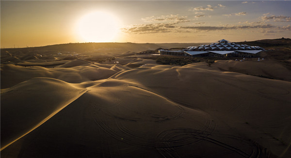 响沙湾,沙漠,度假地,景区,旅游,图片,照片,摄影,内蒙古响沙湾,内蒙古旅游,鄂尔多斯市旅游,莲花酒店,莲花度假酒店,莲沙度假岛,福沙度假岛,悦沙休闲岛,仙沙休闲岛,一粒沙度假村,在线预订,预定,旅行社,AAAAA,5A级旅游景区,库布齐,库布其沙漠,库布其旅游