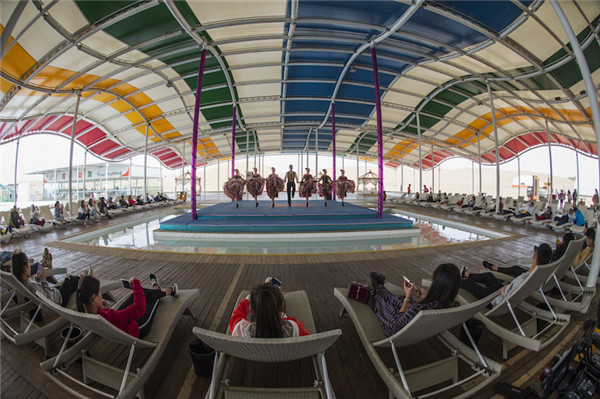 响沙湾,沙漠,度假地,景区,旅游,图片,照片,摄影,内蒙古响沙湾,内蒙古旅游,鄂尔多斯市旅游,莲花酒店,莲花度假酒店,莲沙度假岛,福沙度假岛,悦沙休闲岛,仙沙休闲岛,一粒沙度假村,在线预订,预定,旅行社,AAAAA,5A级旅游景区,库布齐,库布其沙漠,库布其旅游