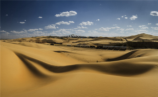 响沙湾,沙漠,度假地,景区,旅游,图片,照片,摄影,内蒙古响沙湾,内蒙古旅游,鄂尔多斯市旅游,莲花酒店,莲花度假酒店,莲沙度假岛,福沙度假岛,悦沙休闲岛,仙沙休闲岛,一粒沙度假村,在线预订,预定,旅行社,AAAAA,5A级旅游景区,库布齐,库布其沙漠,库布其旅游