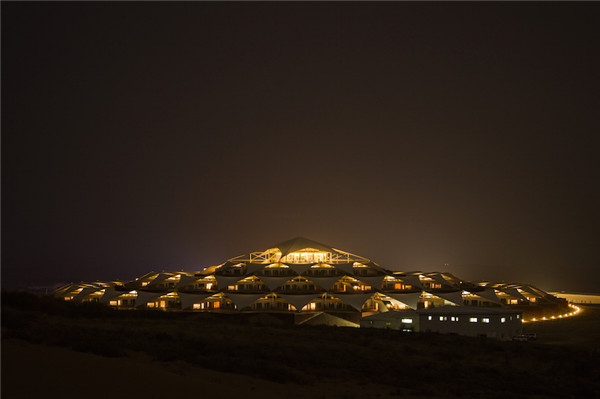 响沙湾,沙漠,度假地,景区,旅游,图片,照片,摄影,内蒙古响沙湾,内蒙古旅游,鄂尔多斯市旅游,莲花酒店,莲花度假酒店,莲沙度假岛,福沙度假岛,悦沙休闲岛,仙沙休闲岛,一粒沙度假村,在线预订,预定,旅行社,AAAAA,5A级旅游景区,库布齐,库布其沙漠,库布其旅游