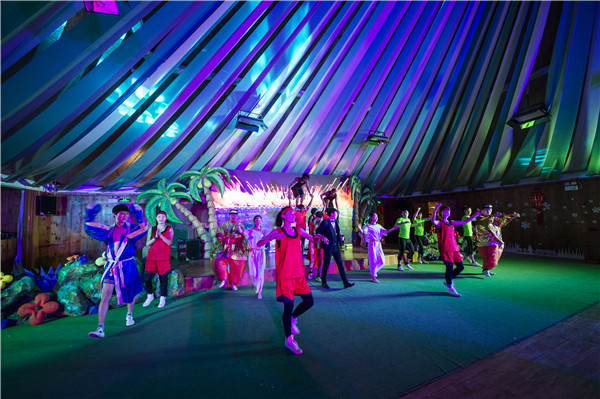 响沙湾,沙漠,度假地,景区,旅游,图片,照片,摄影,内蒙古响沙湾,内蒙古旅游,鄂尔多斯市旅游,莲花酒店,莲花度假酒店,莲沙度假岛,福沙度假岛,悦沙休闲岛,仙沙休闲岛,一粒沙度假村,在线预订,预定,旅行社,AAAAA,5A级旅游景区,库布齐,库布其沙漠,库布其旅游