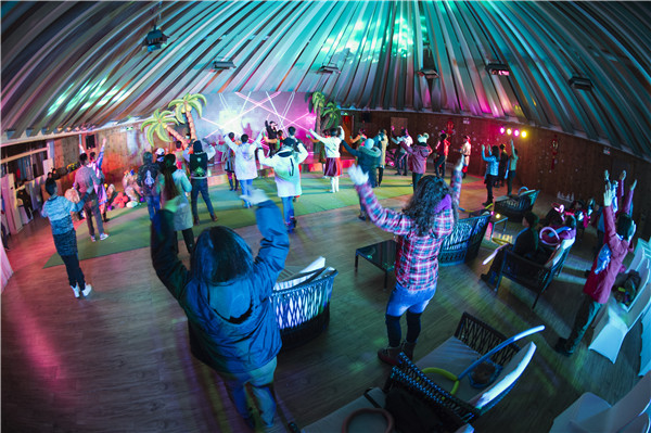 响沙湾,沙漠,度假地,景区,旅游,图片,照片,摄影,内蒙古响沙湾,内蒙古旅游,鄂尔多斯市旅游,莲花酒店,莲花度假酒店,莲沙度假岛,福沙度假岛,悦沙休闲岛,仙沙休闲岛,一粒沙度假村,在线预订,预定,旅行社,AAAAA,5A级旅游景区,库布齐,库布其沙漠,库布其旅游