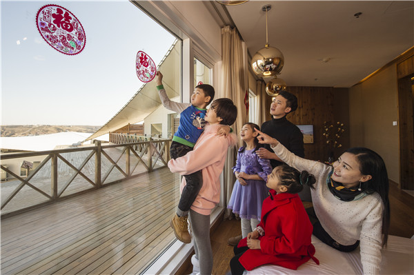 响沙湾,沙漠,度假地,景区,旅游,图片,照片,摄影,内蒙古响沙湾,内蒙古旅游,鄂尔多斯市旅游,莲花酒店,莲花度假酒店,莲沙度假岛,福沙度假岛,悦沙休闲岛,仙沙休闲岛,一粒沙度假村,在线预订,预定,旅行社,AAAAA,5A级旅游景区,库布齐,库布其沙漠,库布其旅游