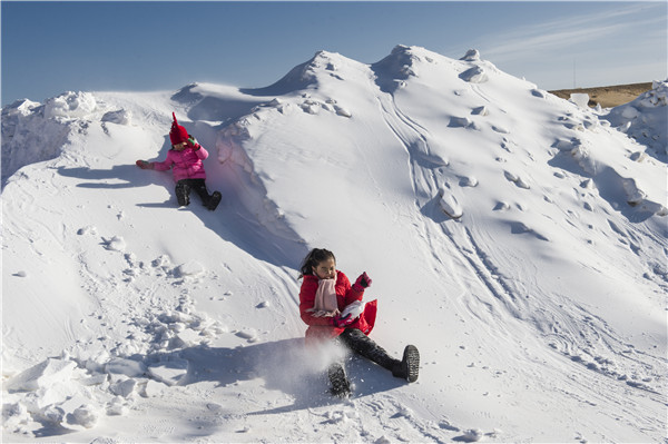 响沙湾,沙漠,度假地,景区,旅游,图片,照片,摄影,内蒙古响沙湾,内蒙古旅游,鄂尔多斯市旅游,莲花酒店,莲花度假酒店,莲沙度假岛,福沙度假岛,悦沙休闲岛,仙沙休闲岛,一粒沙度假村,在线预订,预定,旅行社,AAAAA,5A级旅游景区,库布齐,库布其沙漠,库布其旅游