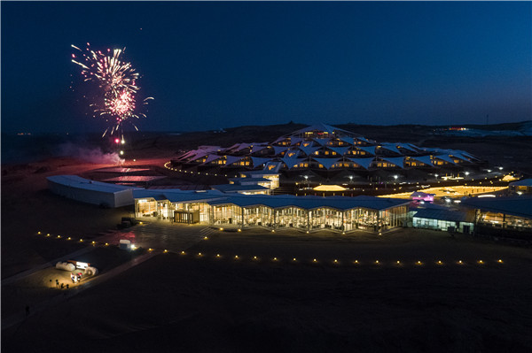 响沙湾,沙漠,度假地,景区,旅游,图片,照片,摄影,内蒙古响沙湾,内蒙古旅游,鄂尔多斯市旅游,莲花酒店,莲花度假酒店,莲沙度假岛,福沙度假岛,悦沙休闲岛,仙沙休闲岛,一粒沙度假村,在线预订,预定,旅行社,AAAAA,5A级旅游景区,库布齐,库布其沙漠,库布其旅游