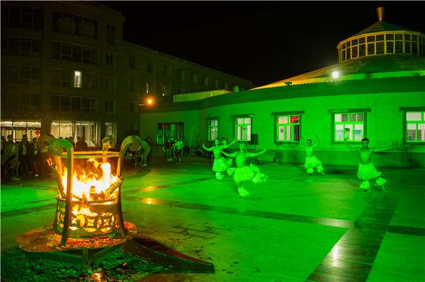 响沙湾,沙漠,度假地,景区,旅游,图片,照片,摄影,内蒙古响沙湾,内蒙古旅游,鄂尔多斯市旅游,莲花酒店,莲花度假酒店,莲沙度假岛,福沙度假岛,悦沙休闲岛,仙沙休闲岛,一粒沙度假村,在线预订,预定,旅行社,AAAAA,5A级旅游景区,库布齐,库布其沙漠,库布其旅游