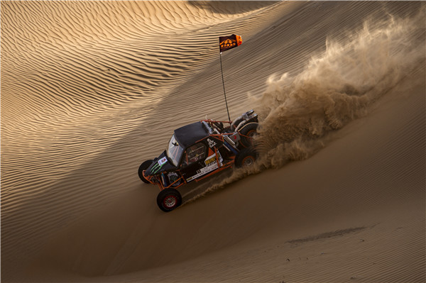 响沙湾,沙漠,度假地,景区,旅游,图片,照片,摄影,内蒙古响沙湾,内蒙古旅游,鄂尔多斯市旅游,莲花酒店,莲花度假酒店,莲沙度假岛,福沙度假岛,悦沙休闲岛,仙沙休闲岛,一粒沙度假村,在线预订,预定,旅行社,AAAAA,5A级旅游景区,库布齐,库布其沙漠,库布其旅游