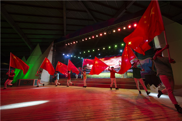 响沙湾,沙漠,度假地,景区,旅游,图片,照片,摄影,内蒙古响沙湾,内蒙古旅游,鄂尔多斯市旅游,莲花酒店,莲花度假酒店,莲沙度假岛,福沙度假岛,悦沙休闲岛,仙沙休闲岛,一粒沙度假村,在线预订,预定,旅行社,AAAAA,5A级旅游景区,库布齐,库布其沙漠,库布其旅游