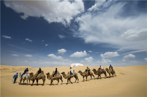 响沙湾,沙漠,度假地,景区,旅游,图片,照片,摄影,内蒙古响沙湾,内蒙古旅游,鄂尔多斯市旅游,莲花酒店,莲花度假酒店,莲沙度假岛,福沙度假岛,悦沙休闲岛,仙沙休闲岛,一粒沙度假村,在线预订,预定,旅行社,AAAAA,5A级旅游景区,库布齐,库布其沙漠,库布其旅游