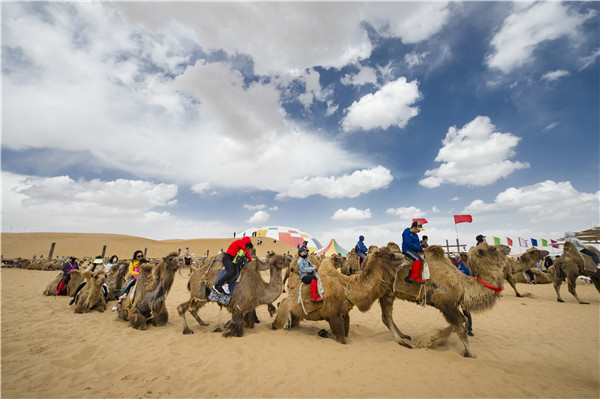 响沙湾,沙漠,度假地,景区,旅游,图片,照片,摄影,内蒙古响沙湾,内蒙古旅游,鄂尔多斯市旅游,莲花酒店,莲花度假酒店,莲沙度假岛,福沙度假岛,悦沙休闲岛,仙沙休闲岛,一粒沙度假村,在线预订,预定,旅行社,AAAAA,5A级旅游景区,库布齐,库布其沙漠,库布其旅游
