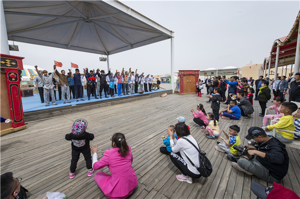 响沙湾,沙漠,度假地,景区,旅游,图片,照片,摄影,内蒙古响沙湾,内蒙古旅游,鄂尔多斯市旅游,莲花酒店,莲花度假酒店,莲沙度假岛,福沙度假岛,悦沙休闲岛,仙沙休闲岛,一粒沙度假村,在线预订,预定,旅行社,AAAAA,5A级旅游景区,库布齐,库布其沙漠,库布其旅游