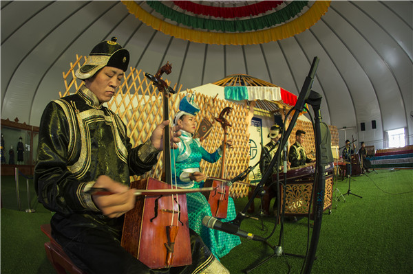 响沙湾,沙漠,度假地,景区,旅游,图片,照片,摄影,内蒙古响沙湾,内蒙古旅游,鄂尔多斯市旅游,莲花酒店,莲花度假酒店,莲沙度假岛,福沙度假岛,悦沙休闲岛,仙沙休闲岛,一粒沙度假村,在线预订,预定,旅行社,AAAAA,5A级旅游景区,库布齐,库布其沙漠,库布其旅游