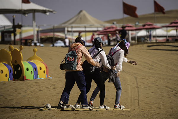 响沙湾,沙漠,度假地,景区,旅游,图片,照片,摄影,内蒙古响沙湾,内蒙古旅游,鄂尔多斯市旅游,莲花酒店,莲花度假酒店,莲沙度假岛,福沙度假岛,悦沙休闲岛,仙沙休闲岛,一粒沙度假村,在线预订,预定,旅行社,AAAAA,5A级旅游景区,库布齐,库布其沙漠,库布其旅游