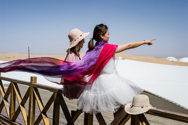 响沙湾,沙漠,度假地,景区,旅游,图片,照片,摄影,内蒙古响沙湾,内蒙古旅游,鄂尔多斯市旅游,莲花酒店,莲花度假酒店,莲沙度假岛,福沙度假岛,悦沙休闲岛,仙沙休闲岛,一粒沙度假村,在线预订,预定,旅行社,AAAAA,5A级旅游景区,库布齐,库布其沙漠,库布其旅游