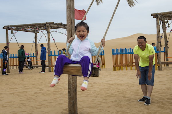 响沙湾,沙漠,度假地,景区,旅游,图片,照片,摄影,内蒙古响沙湾,内蒙古旅游,鄂尔多斯市旅游,莲花酒店,莲花度假酒店,莲沙度假岛,福沙度假岛,悦沙休闲岛,仙沙休闲岛,一粒沙度假村,在线预订,预定,旅行社,AAAAA,5A级旅游景区,库布齐,库布其沙漠,库布其旅游