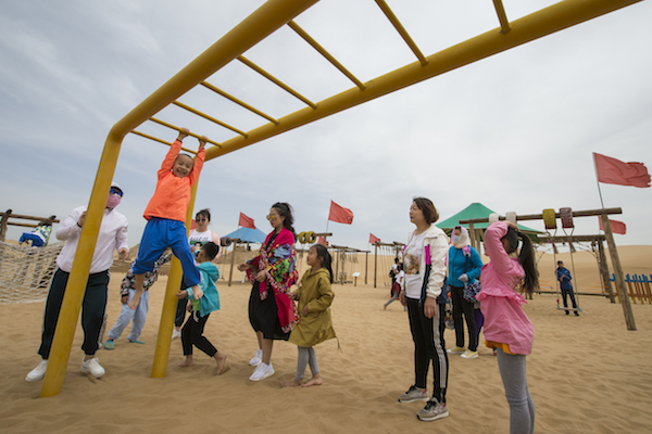 响沙湾,沙漠,度假地,景区,旅游,图片,照片,摄影,内蒙古响沙湾,内蒙古旅游,鄂尔多斯市旅游,莲花酒店,莲花度假酒店,莲沙度假岛,福沙度假岛,悦沙休闲岛,仙沙休闲岛,一粒沙度假村,在线预订,预定,旅行社,AAAAA,5A级旅游景区,库布齐,库布其沙漠,库布其旅游