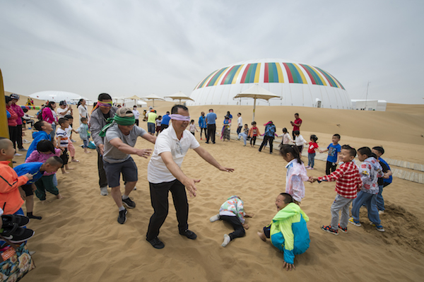响沙湾,沙漠,度假地,景区,旅游,图片,照片,摄影,内蒙古响沙湾,内蒙古旅游,鄂尔多斯市旅游,莲花酒店,莲花度假酒店,莲沙度假岛,福沙度假岛,悦沙休闲岛,仙沙休闲岛,一粒沙度假村,在线预订,预定,旅行社,AAAAA,5A级旅游景区,库布齐,库布其沙漠,库布其旅游