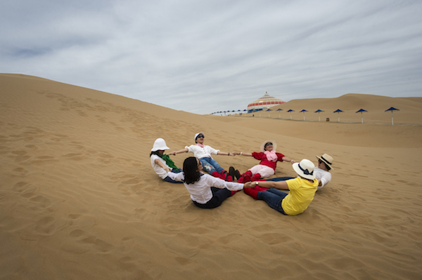 响沙湾,沙漠,度假地,景区,旅游,图片,照片,摄影,内蒙古响沙湾,内蒙古旅游,鄂尔多斯市旅游,莲花酒店,莲花度假酒店,莲沙度假岛,福沙度假岛,悦沙休闲岛,仙沙休闲岛,一粒沙度假村,在线预订,预定,旅行社,AAAAA,5A级旅游景区,库布齐,库布其沙漠,库布其旅游