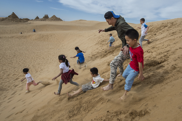 响沙湾,沙漠,度假地,景区,旅游,图片,照片,摄影,内蒙古响沙湾,内蒙古旅游,鄂尔多斯市旅游,莲花酒店,莲花度假酒店,莲沙度假岛,福沙度假岛,悦沙休闲岛,仙沙休闲岛,一粒沙度假村,在线预订,预定,旅行社,AAAAA,5A级旅游景区,库布齐,库布其沙漠,库布其旅游