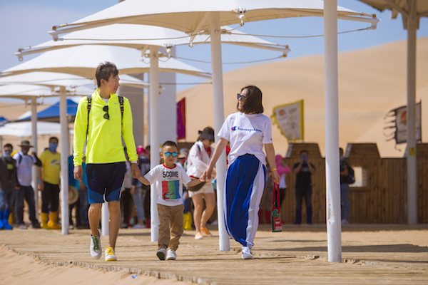 响沙湾,沙漠,度假地,景区,旅游,图片,照片,摄影,内蒙古响沙湾,内蒙古旅游,鄂尔多斯市旅游,莲花酒店,莲花度假酒店,莲沙度假岛,福沙度假岛,悦沙休闲岛,仙沙休闲岛,一粒沙度假村,在线预订,预定,旅行社,AAAAA,5A级旅游景区,库布齐,库布其沙漠,库布其旅游