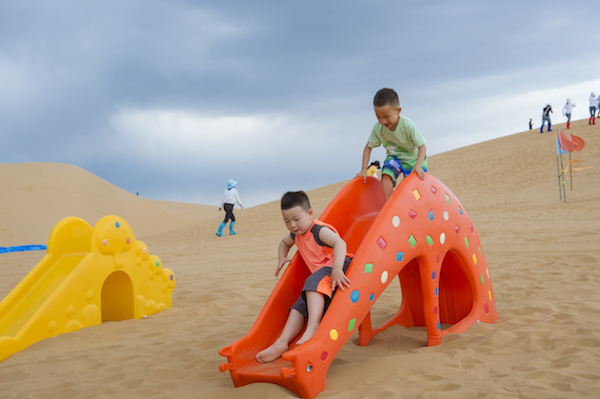 响沙湾,沙漠,度假地,景区,旅游,图片,照片,摄影,内蒙古响沙湾,内蒙古旅游,鄂尔多斯市旅游,莲花酒店,莲花度假酒店,莲沙度假岛,福沙度假岛,悦沙休闲岛,仙沙休闲岛,一粒沙度假村,在线预订,预定,旅行社,AAAAA,5A级旅游景区,库布齐,库布其沙漠,库布其旅游