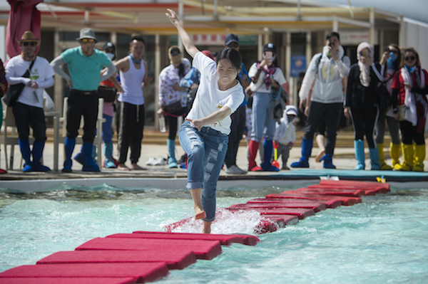 响沙湾,沙漠,度假地,景区,旅游,图片,照片,摄影,内蒙古响沙湾,内蒙古旅游,鄂尔多斯市旅游,莲花酒店,莲花度假酒店,莲沙度假岛,福沙度假岛,悦沙休闲岛,仙沙休闲岛,一粒沙度假村,在线预订,预定,旅行社,AAAAA,5A级旅游景区,库布齐,库布其沙漠,库布其旅游
