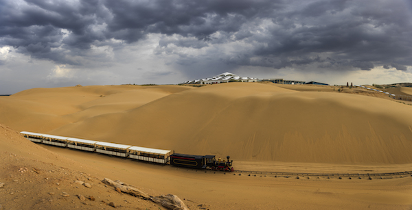 响沙湾,沙漠,度假地,景区,旅游,图片,照片,摄影,内蒙古响沙湾,内蒙古旅游,鄂尔多斯市旅游,莲花酒店,莲花度假酒店,莲沙度假岛,福沙度假岛,悦沙休闲岛,仙沙休闲岛,一粒沙度假村,在线预订,预定,旅行社,AAAAA,5A级旅游景区,库布齐,库布其沙漠,库布其旅游