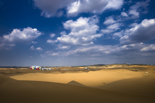 响沙湾,沙漠,度假地,景区,旅游,图片,照片,摄影,内蒙古响沙湾,内蒙古旅游,鄂尔多斯市旅游,莲花酒店,莲花度假酒店,莲沙度假岛,福沙度假岛,悦沙休闲岛,仙沙休闲岛,一粒沙度假村,在线预订,预定,旅行社,AAAAA,5A级旅游景区,库布齐,库布其沙漠,库布其旅游