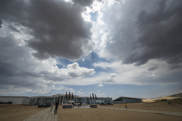 响沙湾,沙漠,度假地,景区,旅游,图片,照片,摄影,内蒙古响沙湾,内蒙古旅游,鄂尔多斯市旅游,莲花酒店,莲花度假酒店,莲沙度假岛,福沙度假岛,悦沙休闲岛,仙沙休闲岛,一粒沙度假村,在线预订,预定,旅行社,AAAAA,5A级旅游景区,库布齐,库布其沙漠,库布其旅游