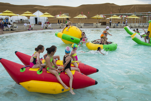 响沙湾,沙漠,度假地,景区,旅游,图片,照片,摄影,内蒙古响沙湾,内蒙古旅游,鄂尔多斯市旅游,莲花酒店,莲花度假酒店,莲沙度假岛,福沙度假岛,悦沙休闲岛,仙沙休闲岛,一粒沙度假村,在线预订,预定,旅行社,AAAAA,5A级旅游景区,库布齐,库布其沙漠,库布其旅游