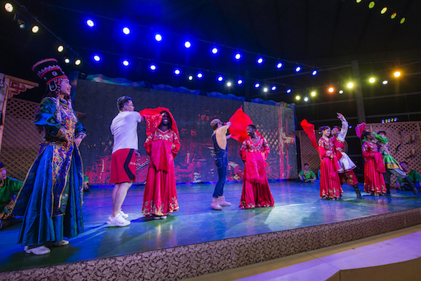 响沙湾,沙漠,度假地,景区,旅游,图片,照片,摄影,内蒙古响沙湾,内蒙古旅游,鄂尔多斯市旅游,莲花酒店,莲花度假酒店,莲沙度假岛,福沙度假岛,悦沙休闲岛,仙沙休闲岛,一粒沙度假村,在线预订,预定,旅行社,AAAAA,5A级旅游景区,库布齐,库布其沙漠,库布其旅游