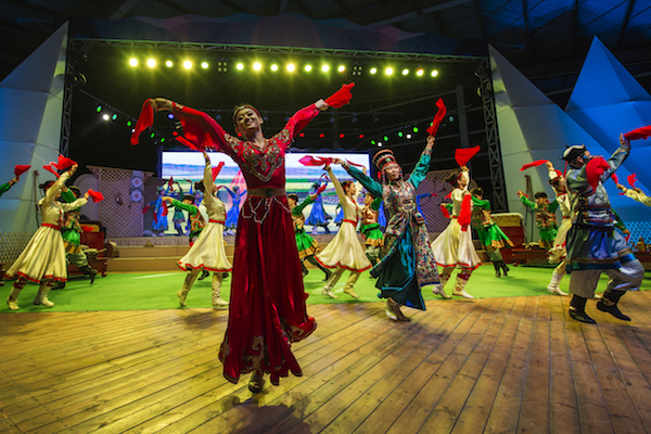 响沙湾,沙漠,度假地,景区,旅游,图片,照片,摄影,内蒙古响沙湾,内蒙古旅游,鄂尔多斯市旅游,莲花酒店,莲花度假酒店,莲沙度假岛,福沙度假岛,悦沙休闲岛,仙沙休闲岛,一粒沙度假村,在线预订,预定,旅行社,AAAAA,5A级旅游景区,库布齐,库布其沙漠,库布其旅游