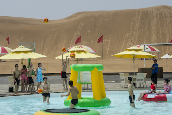 响沙湾,沙漠,度假地,景区,旅游,图片,照片,摄影,内蒙古响沙湾,内蒙古旅游,鄂尔多斯市旅游,莲花酒店,莲花度假酒店,莲沙度假岛,福沙度假岛,悦沙休闲岛,仙沙休闲岛,一粒沙度假村,在线预订,预定,旅行社,AAAAA,5A级旅游景区,库布齐,库布其沙漠,库布其旅游